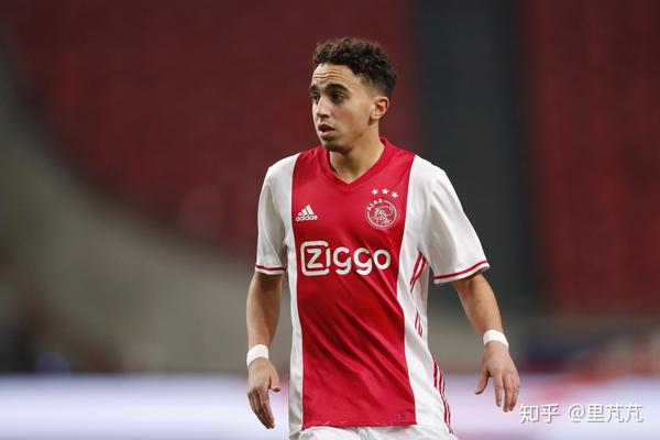 KAIYUN SPORTS-包含托特纳姆关键战战术微调；志在欧冠名次提升；管理层满意；球探报告显示潜力的词条